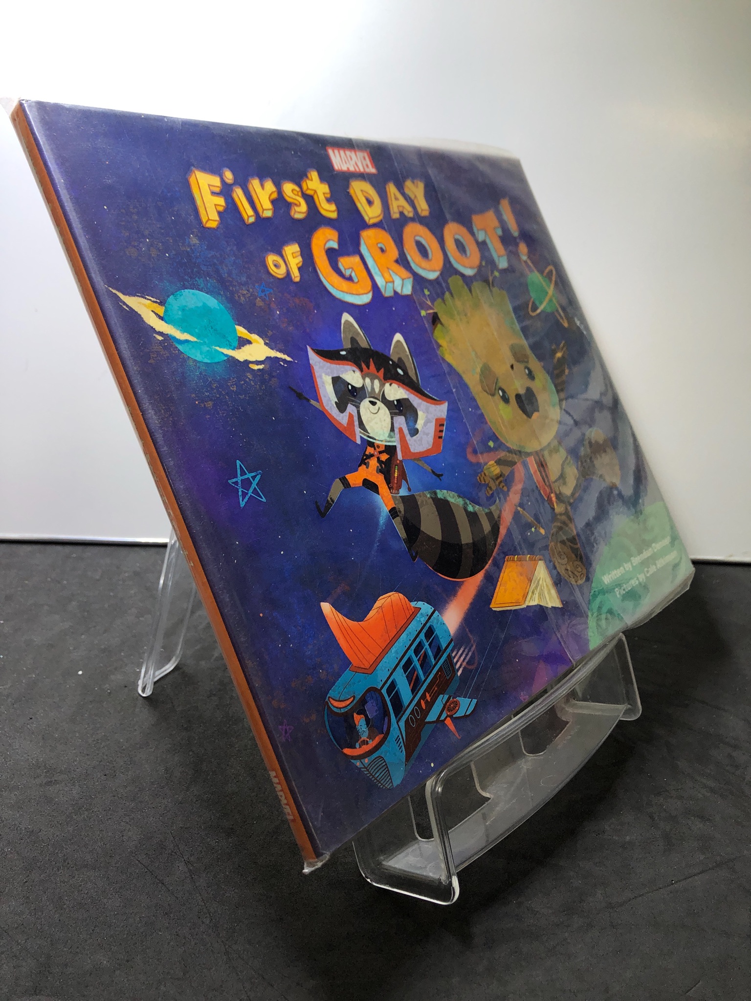 First Day of Groot! MARVAL BÌA CỨNG mới 85% bẩn nhẹ Brenda Deneen 3107 Sách ngoại văn (SL có thể đặt: 1 Cuốn) - SÁCH ĐẠI HỌC
