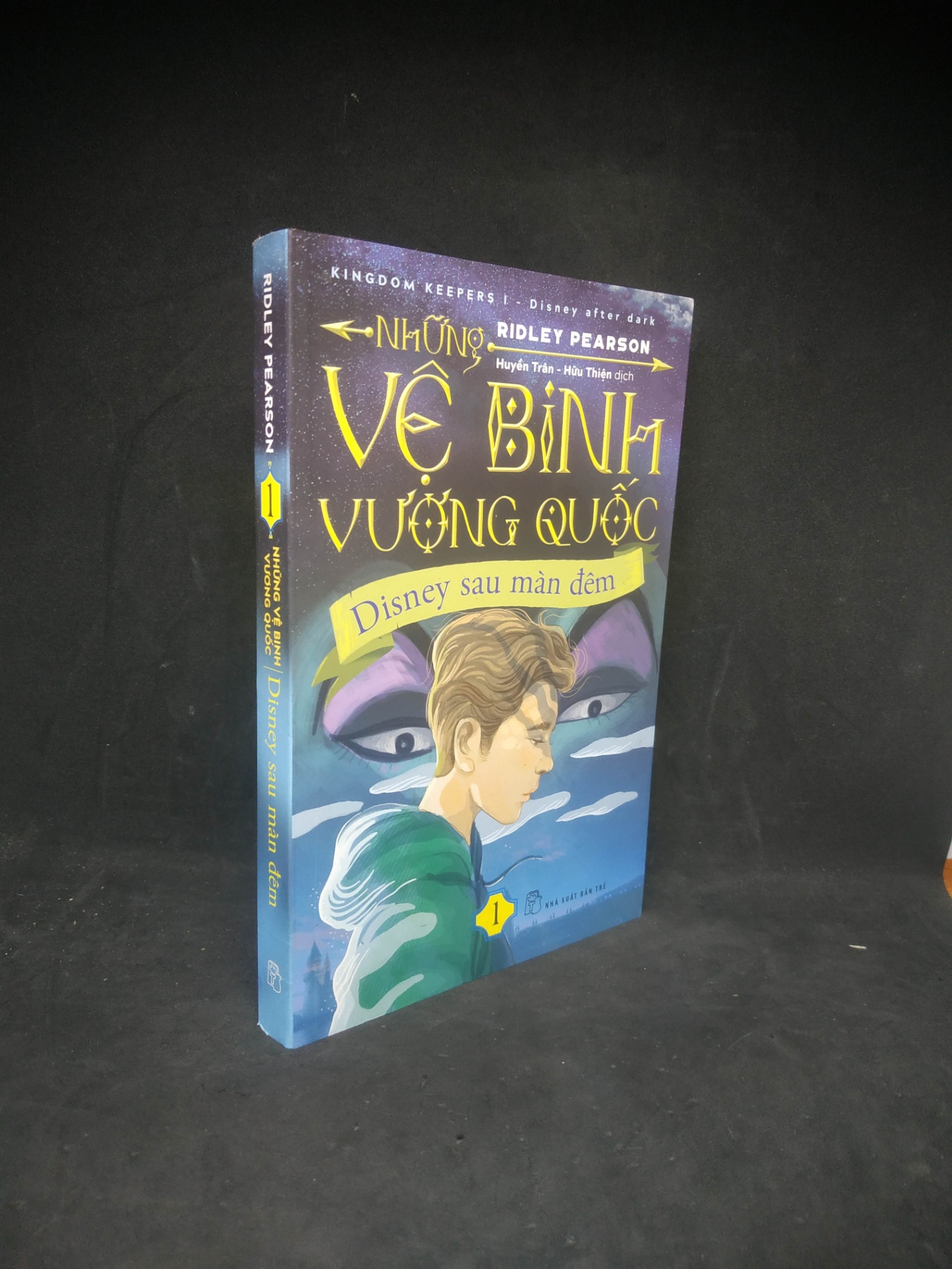 Những vệ binh vương quốc disney sau màn đêm tập 1 mới 90% 1703 (SL có thể đặt: 1 Cuốn) - SÁCH ĐẠI HỌC