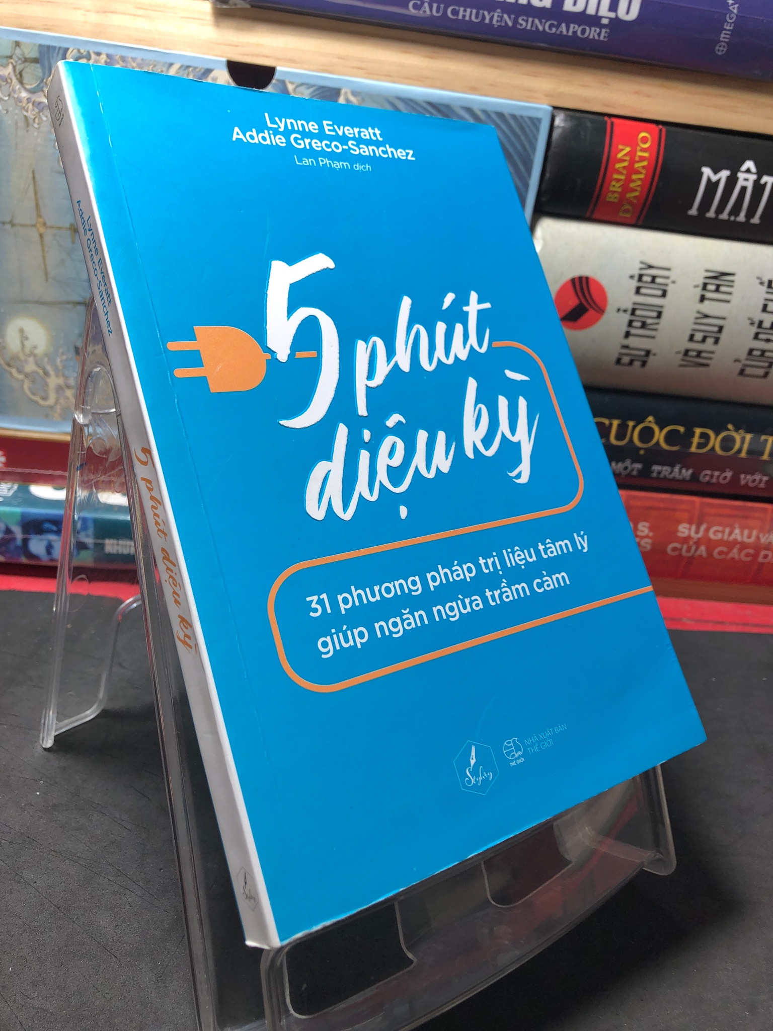 5 phút diệu kỳ - 31 phương pháp trị liệu tâm lý giúp ngăn ngừa trầm cảm 2019 mới 90% bẩn nhẹ Lynne Everatt 2709 Sách tư duy, kỹ năng sống (SL có thể đặt: 1 Cuốn) - SÁCH ĐẠI HỌC