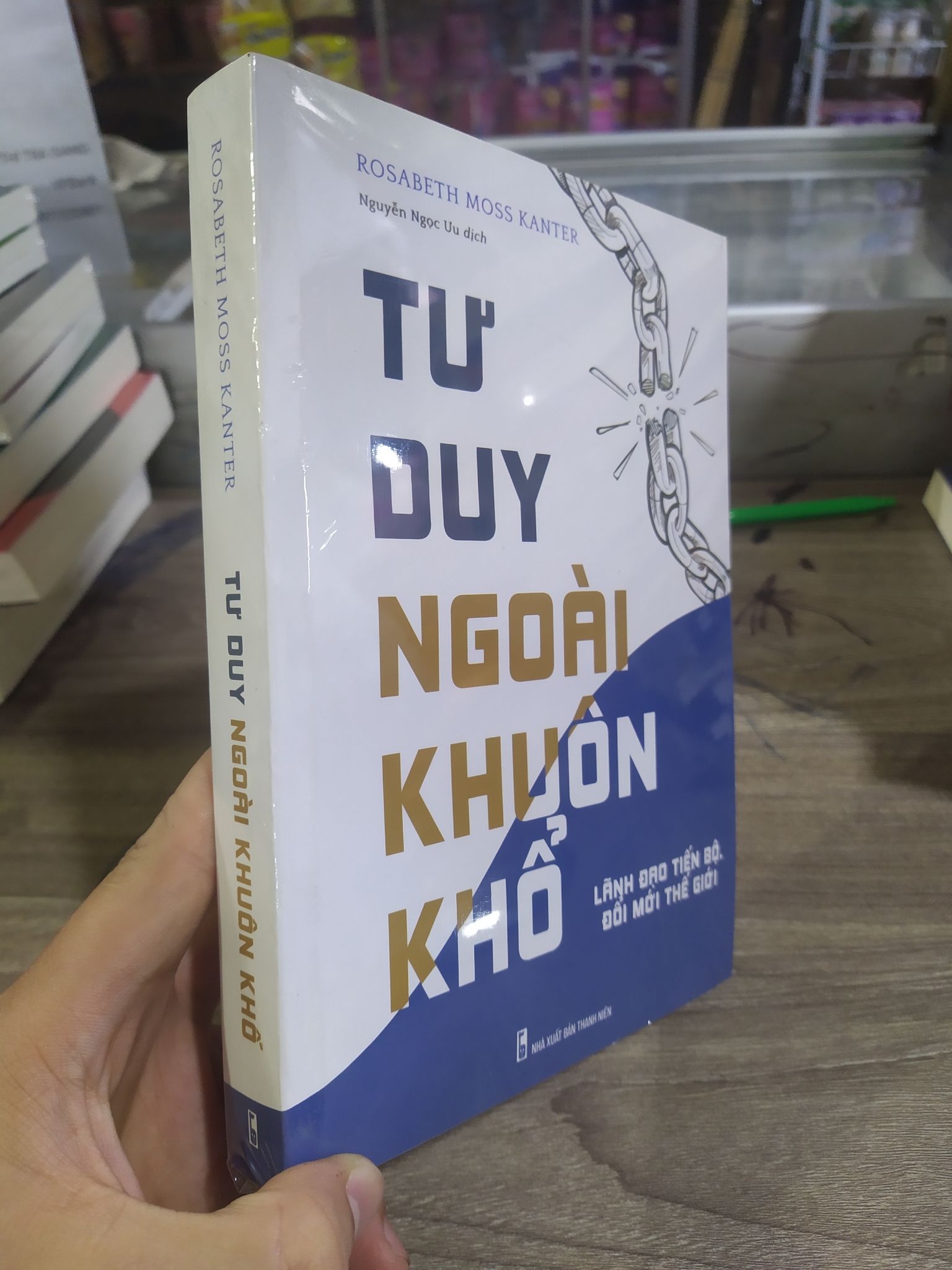 Tư duy ngoài khuôn khổ mới 100% 0504 Sách tư duy, kỹ năng sống (SL có thể đặt: 1 Cuốn) - SÁCH ĐẠI HỌC