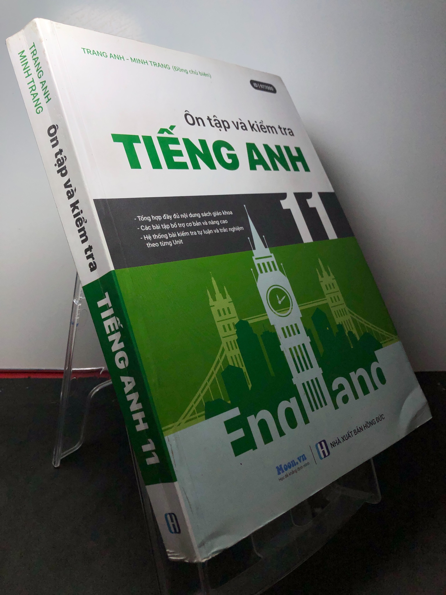 Ôn tập và kiểm tra triếng anh 11 2022 mới 85% bẩn nhẹ Trang Anh 2808 Tiếng Anh (SL có thể đặt: 1 Cuốn) - SÁCH ĐẠI HỌC