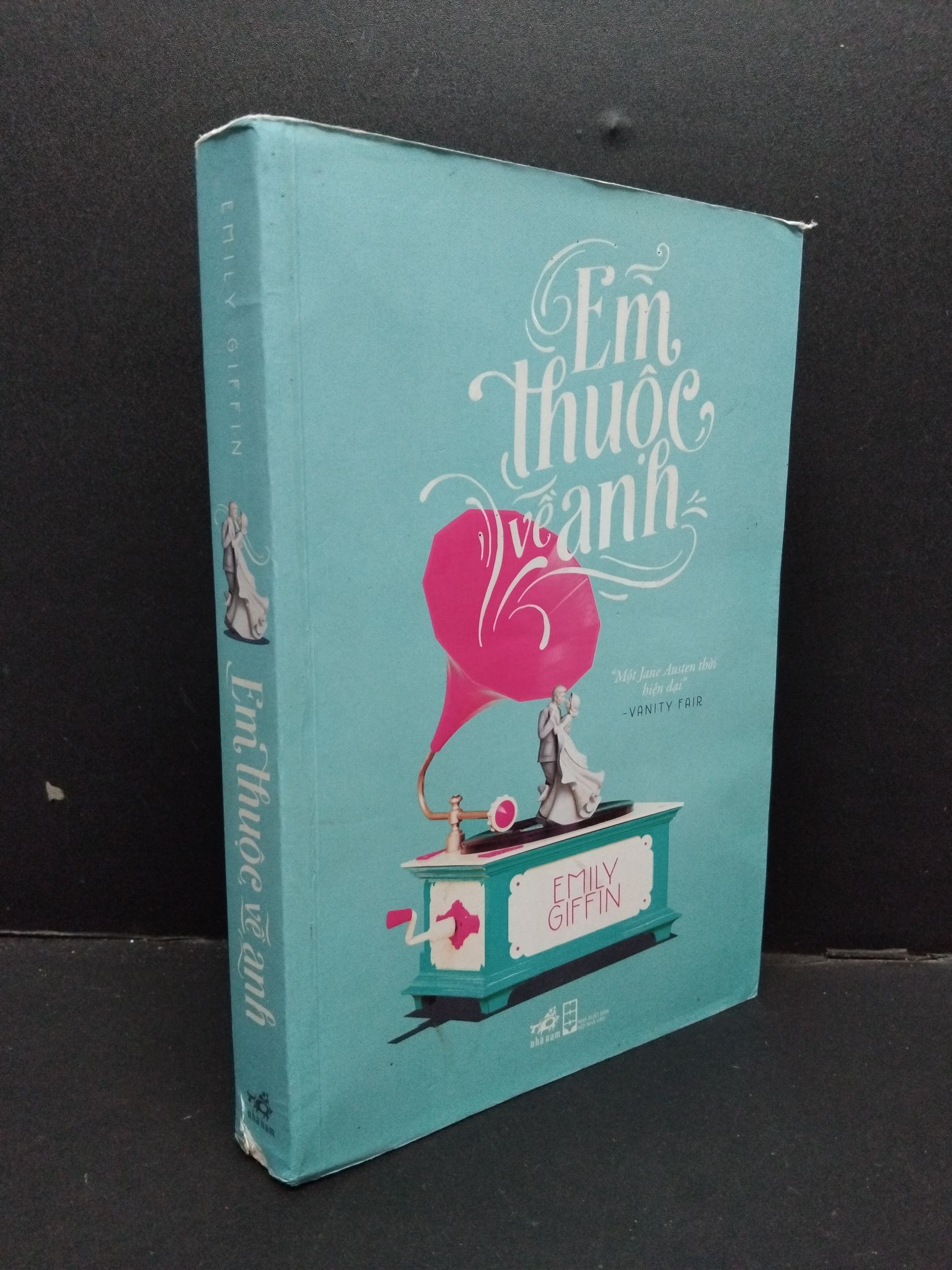 Em thuộc về anh Emily Giffin mới 80% bẩn ố nhẹ rách gáy 2015 1309 (SL có thể đặt: 1 Cuốn) - SÁCH ĐẠI HỌC