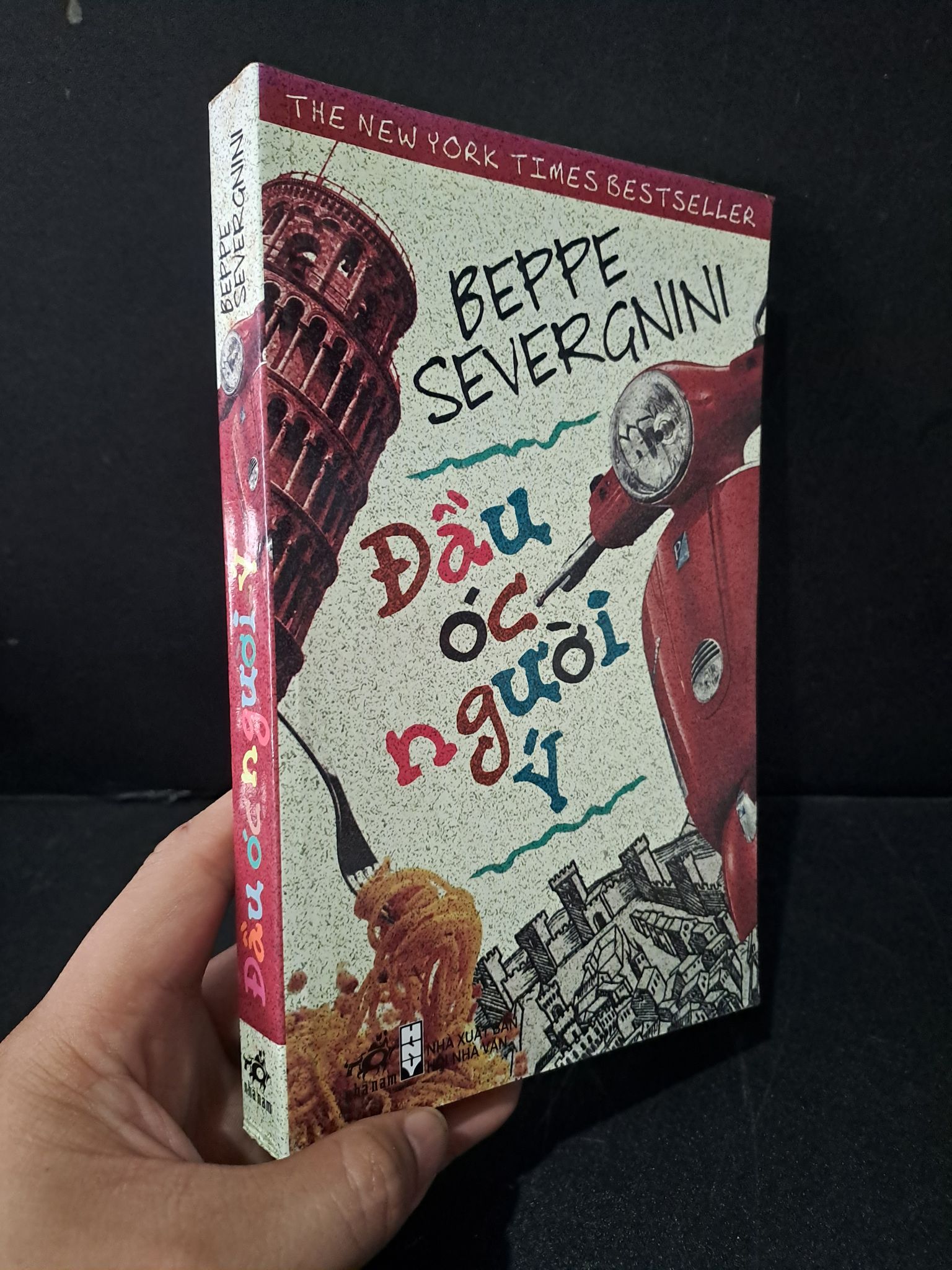 Đầu óc người Ý mới 80% ố, tróc gáy, tróc bìa nhẹ 2012 Beppe Severgnini 1804 Kiến thức bách khoa (SL có thể đặt: 1 Cuốn) - SÁCH ĐẠI HỌC
