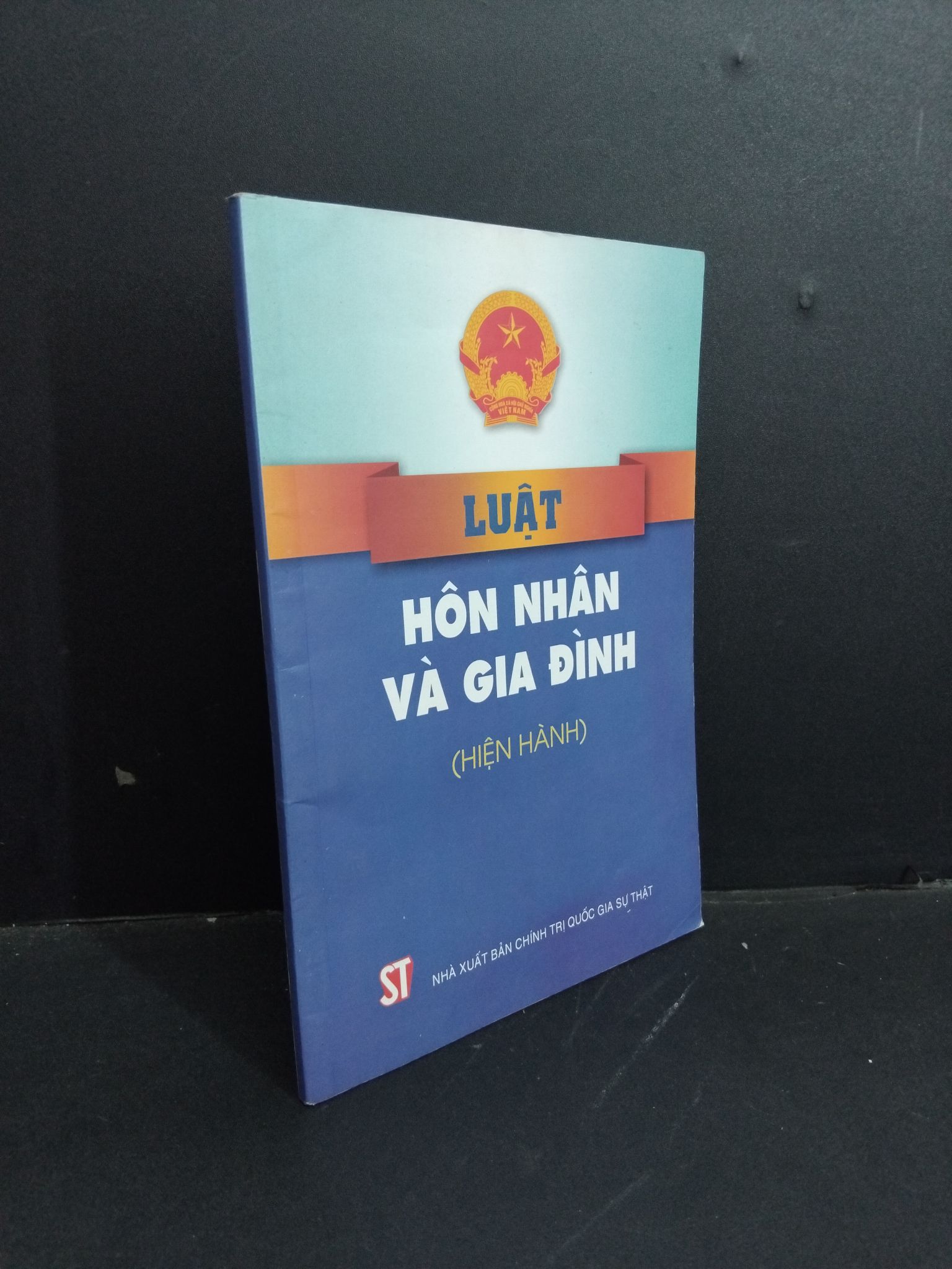 Luật hôn nhân và gia đình (hiện hành) mới 80% ố ẩm 2021 2811 Luật, văn bản luật (SL có thể đặt: 1 Cuốn) - SÁCH ĐẠI HỌC