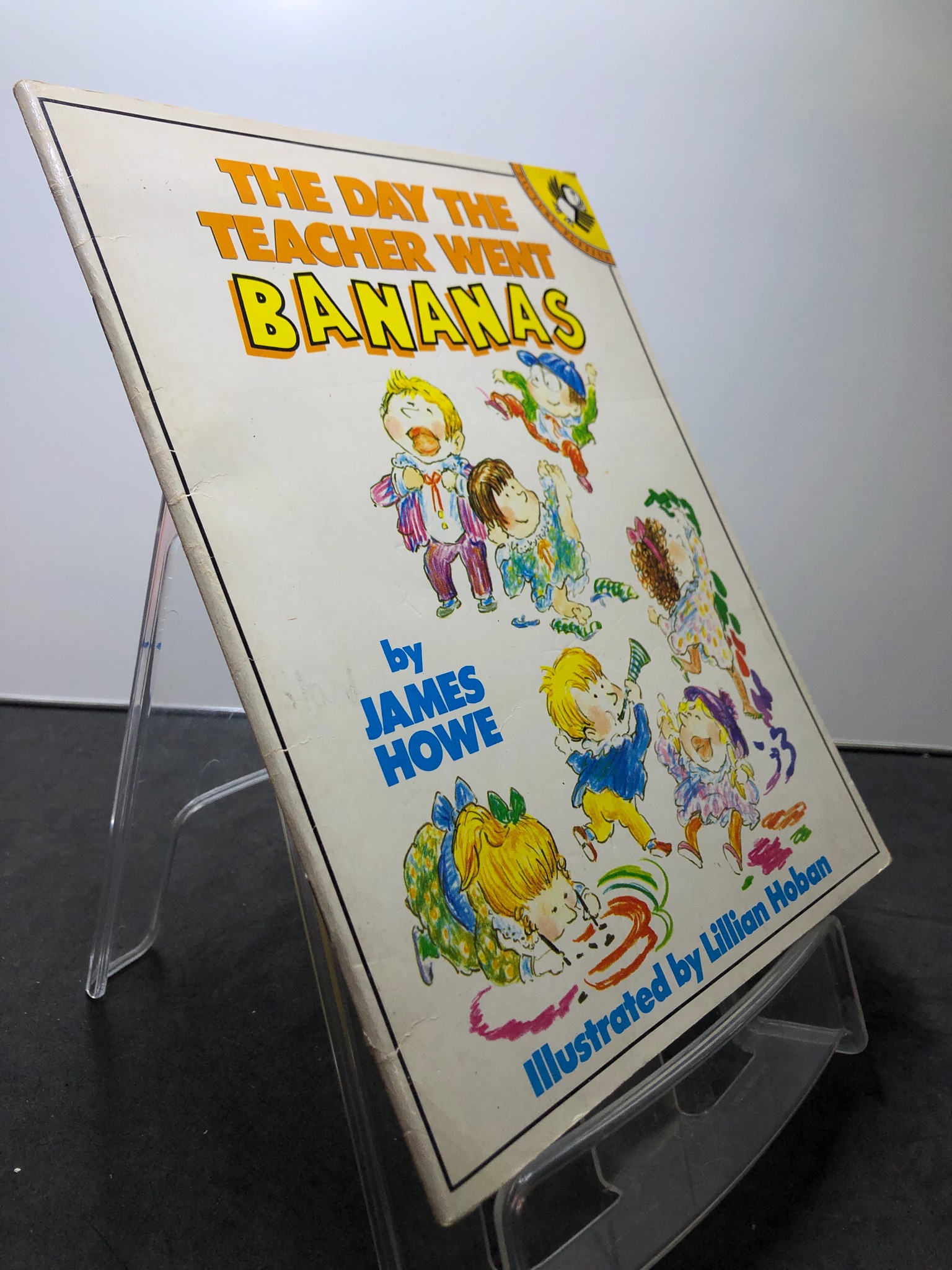 The Day The Teacher Went Bananas mới 85% bẩn nhẹ James Howe 2707 Sách ngoại văn (SL có thể đặt: 1 Cuốn) - SÁCH ĐẠI HỌC