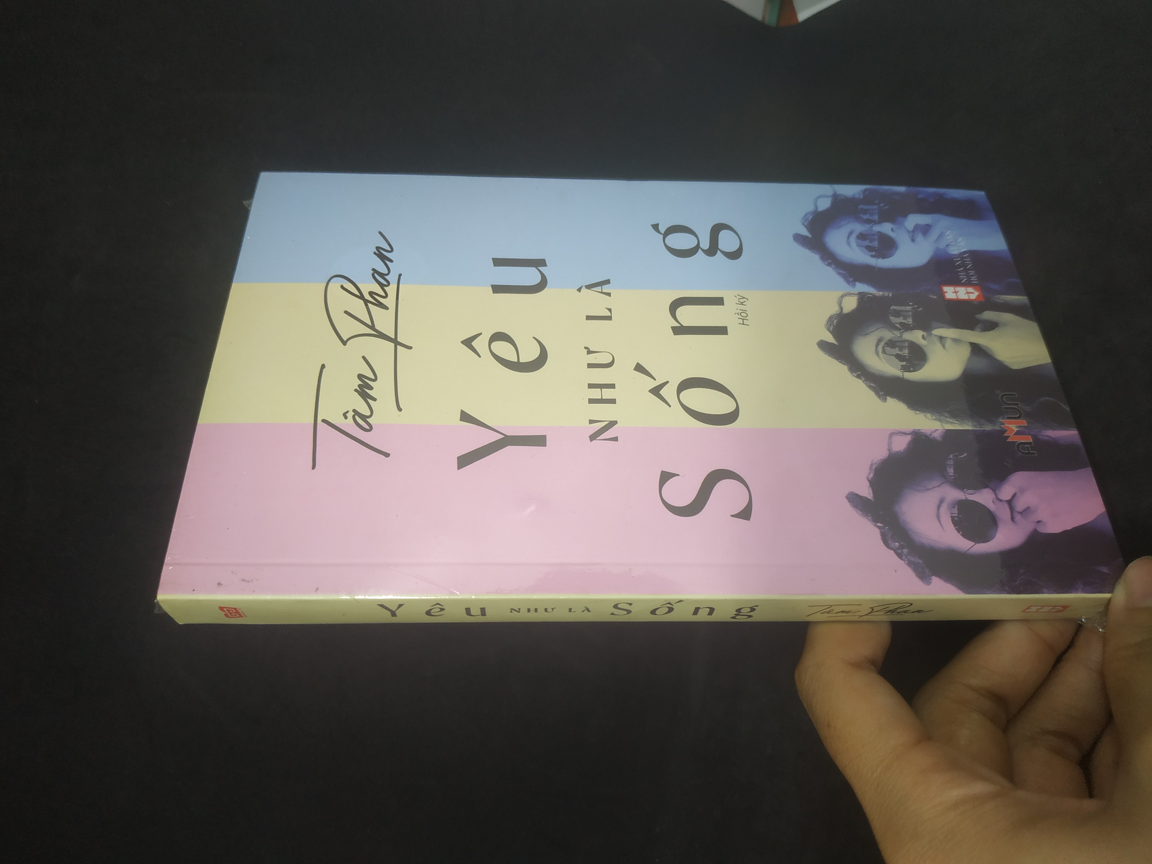 Yêu như là sống 100%0202 Sách tư duy, kỹ năng sống (SL có thể đặt: 1 Cuốn) - SÁCH ĐẠI HỌC