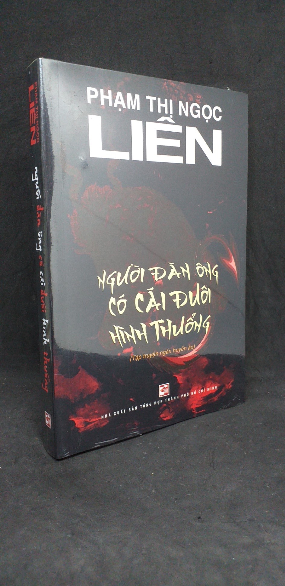 Người đàn ông có cái đuôi hình thuổng - Phạm Thị Ngọc Liên new 100% 1305 (SL có thể đặt: 1 cuốn) - SÁCH ĐẠI HỌC