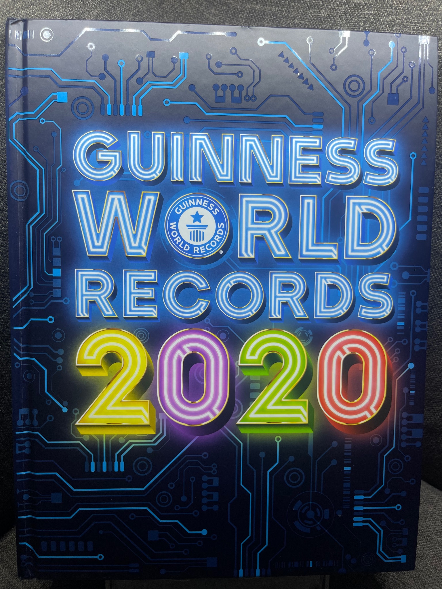 Guinness world records 2020 mới 90% sách tranh màu ngoại văn kỷ lục guinness 1605 Sách ngoại văn (SL có thể đặt: 1 Cuốn) - SÁCH ĐẠI HỌC
