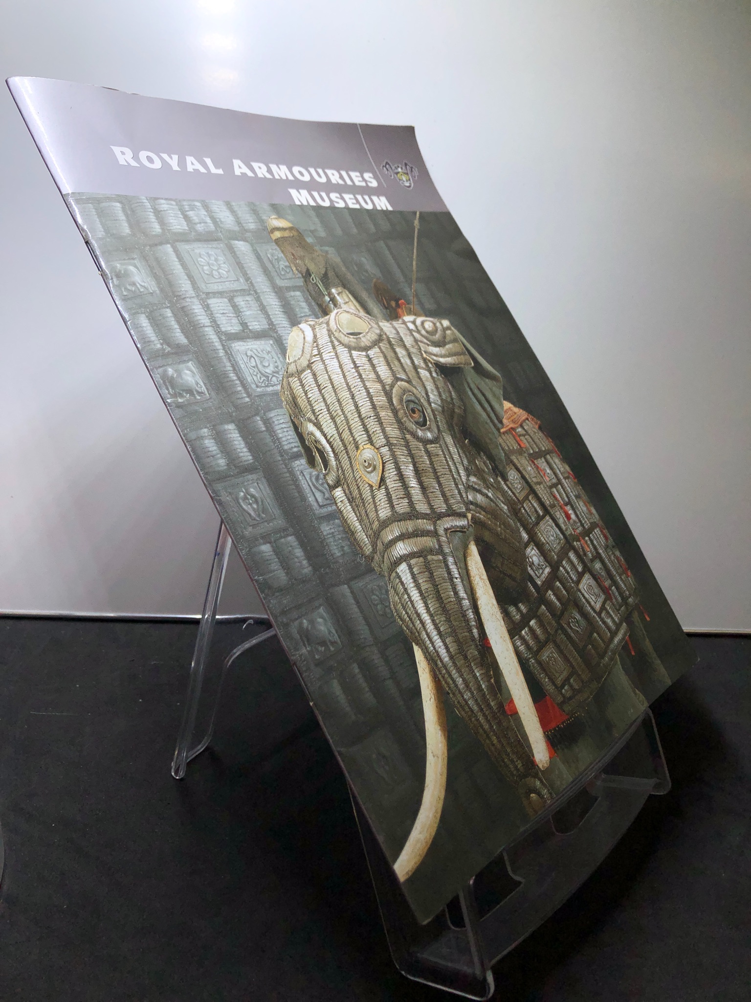 Royal Armouries Museum mới 85% 2607 Sách ngoại văn (SL có thể đặt: 1 Cuốn) - SÁCH ĐẠI HỌC