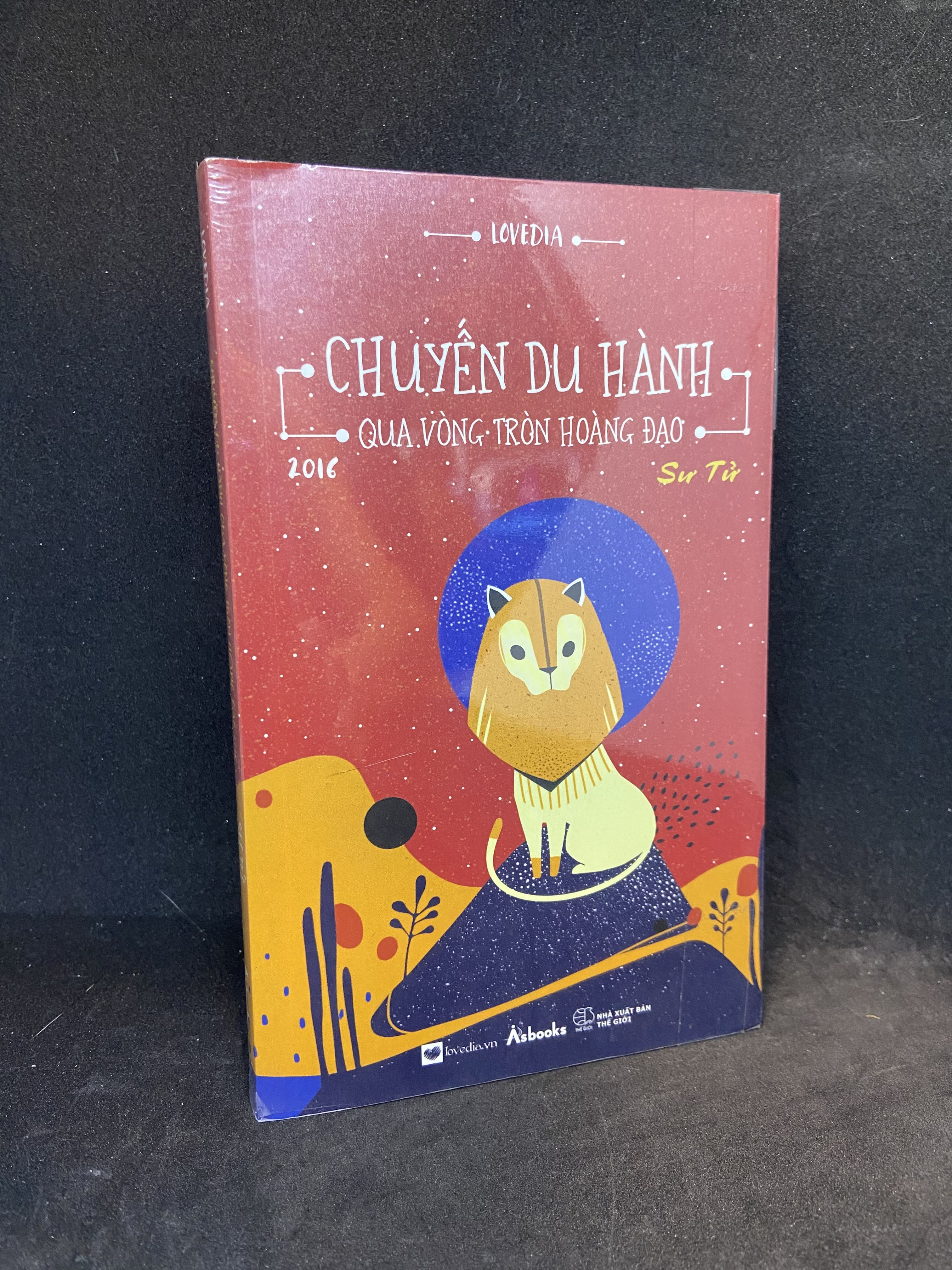 Chuyến du hành qua vòng tròn hoàng đạo Sư tử Mới 90% 2712 Sách chiêm tinh, horoscope (SL có thể đặt: 1 Cuốn) - SÁCH ĐẠI HỌC