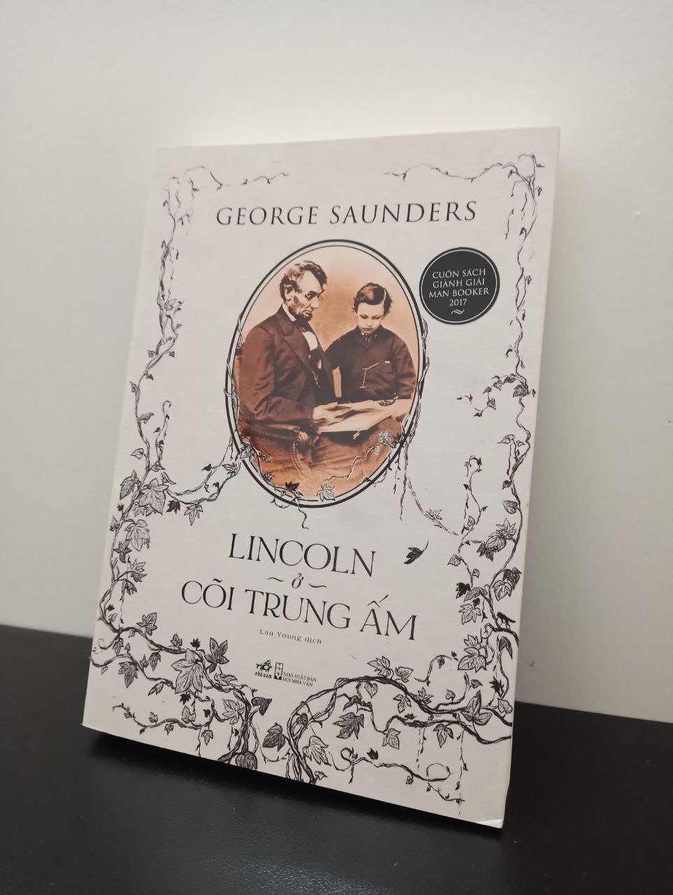 Lincoln Ở Cõi Trung Ấm George Saunders New 100% 2502 (SL có thể đặt: 1 cuốn) - SÁCH ĐẠI HỌC