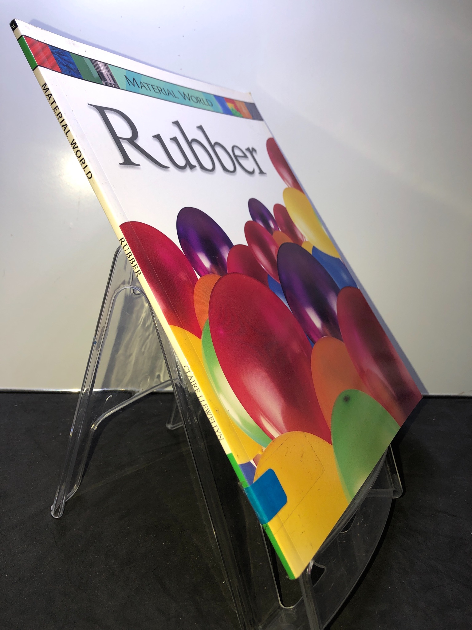 Rubber mới 85% bẩn nhẹ Material World 2707 Sách ngoại văn (SL có thể đặt: 1 Cuốn) - SÁCH ĐẠI HỌC