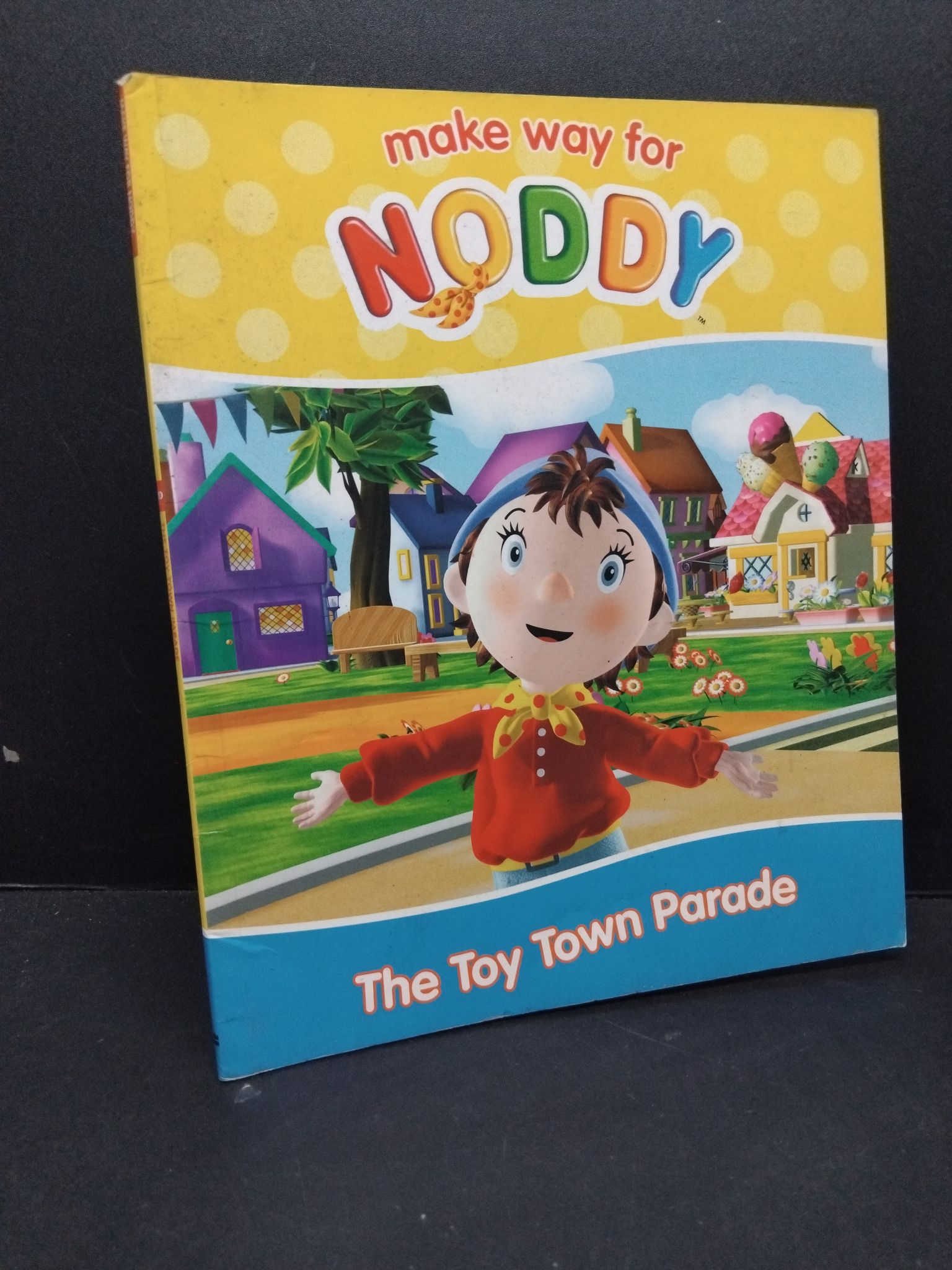 The toy town parade 20 mới 80% ố 2809 Make way for Noddy Sách ngoại văn (SL có thể đặt: 1 Cuốn) - SÁCH ĐẠI HỌC