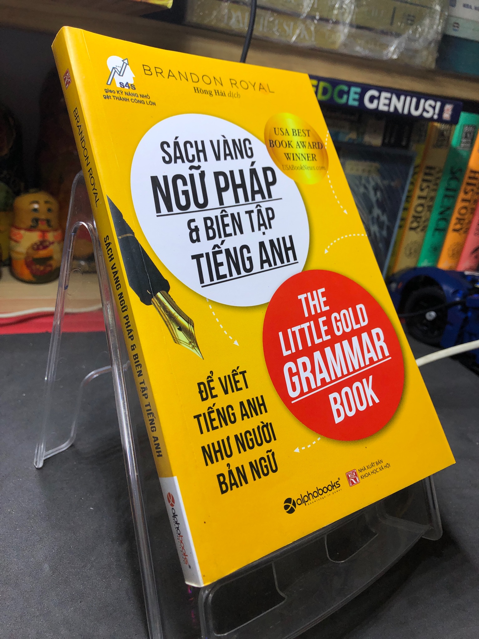 Sách vàng ngữ pháp và biên tập tiếng Anh 2016 mới 80% bẩn nhẹ Brandon Royal 2206 Tiếng Anh (SL có thể đặt: 1 Cuốn) - SÁCH ĐẠI HỌC