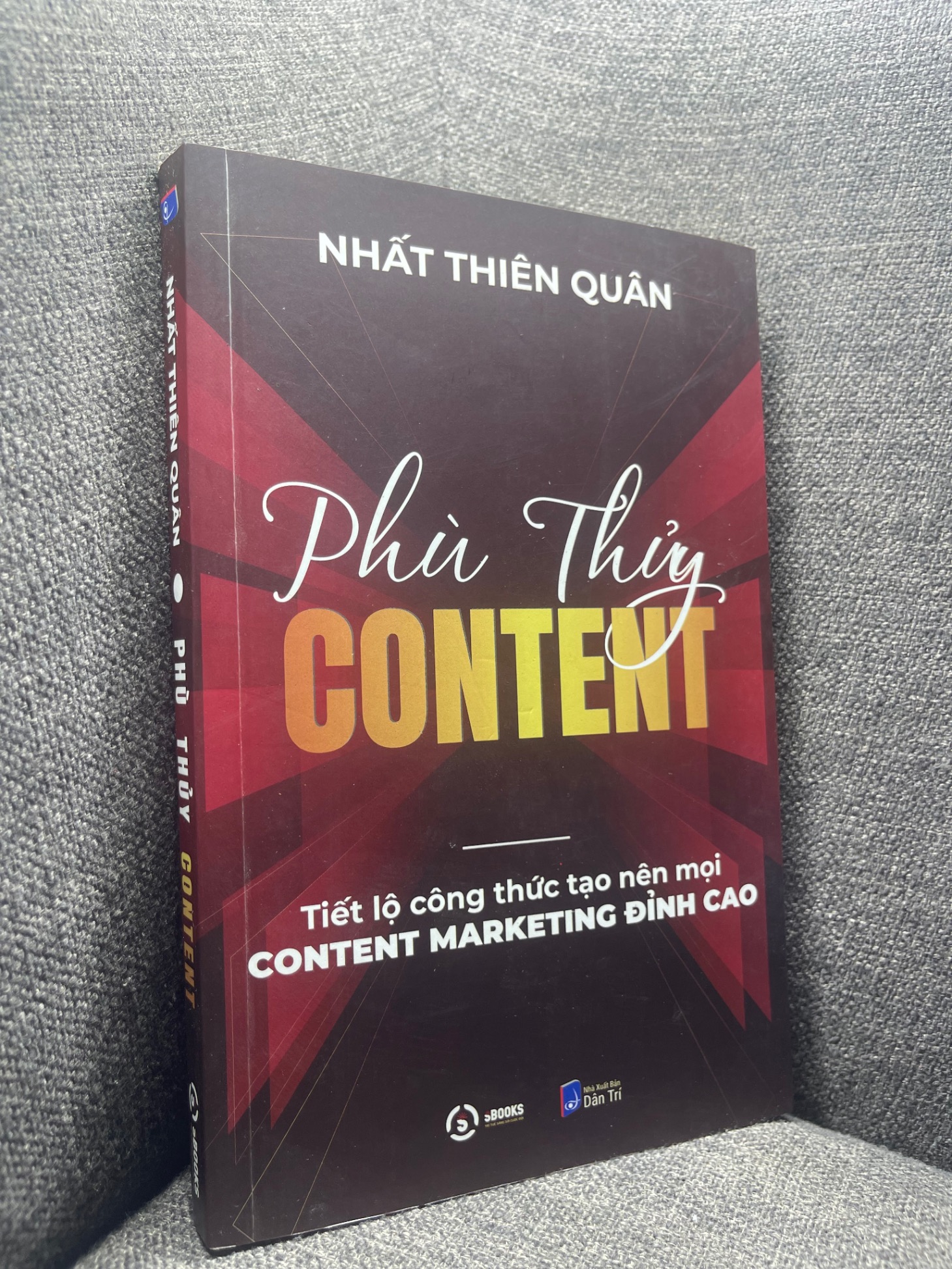 Phù thuỷ content - Nhất Thiên Quân 2022 mới 90% 1204 Sách tư duy, kỹ năng sống (SL có thể đặt: 1 Cuốn) - SÁCH ĐẠI HỌC