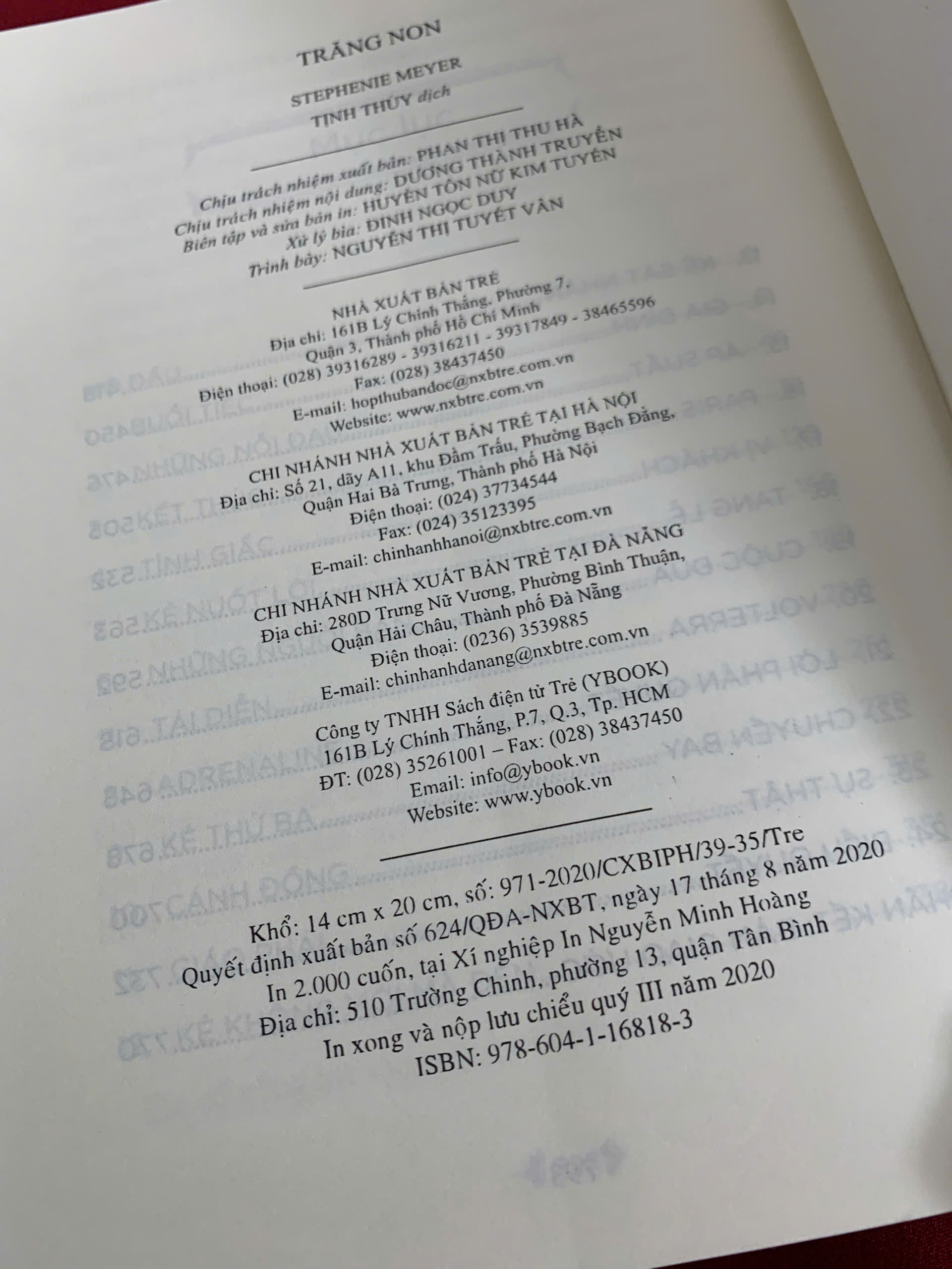 Trăng non (kèm bookmark) - New moon (Stephenie Meyer) Mới 90% có vài trang bị cong viền nhẹ không đáng kể