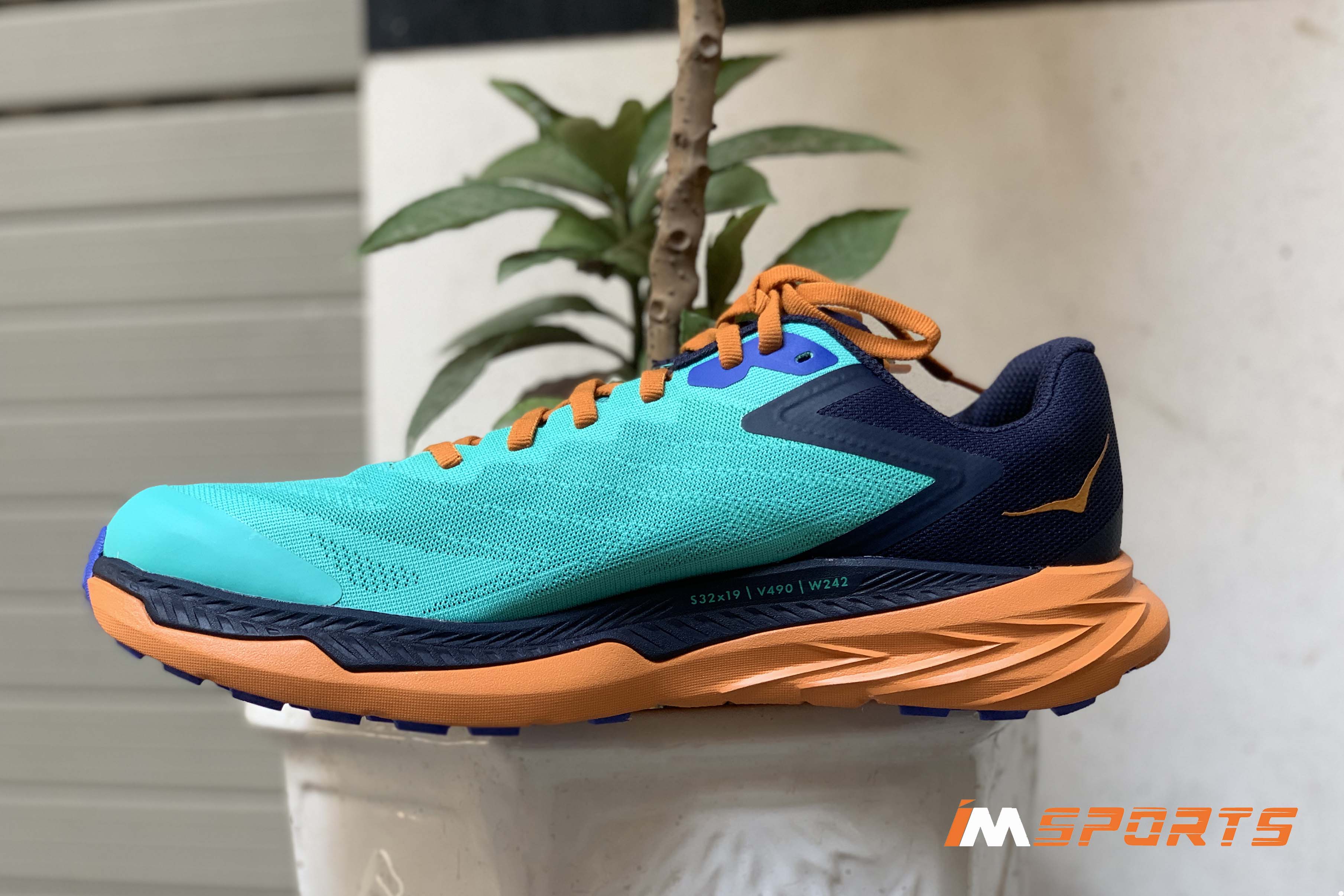 Review giày chạy trail HOKA ONE ONE Zinal