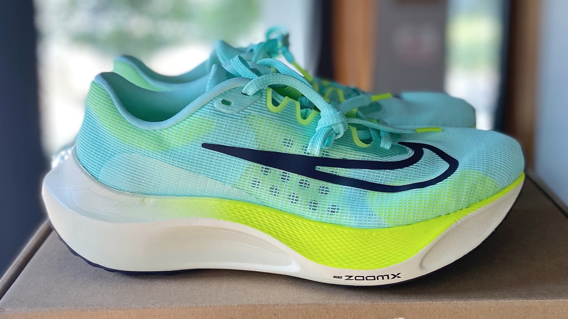 Review giày chạy bộ Nike Zoom Fly 5