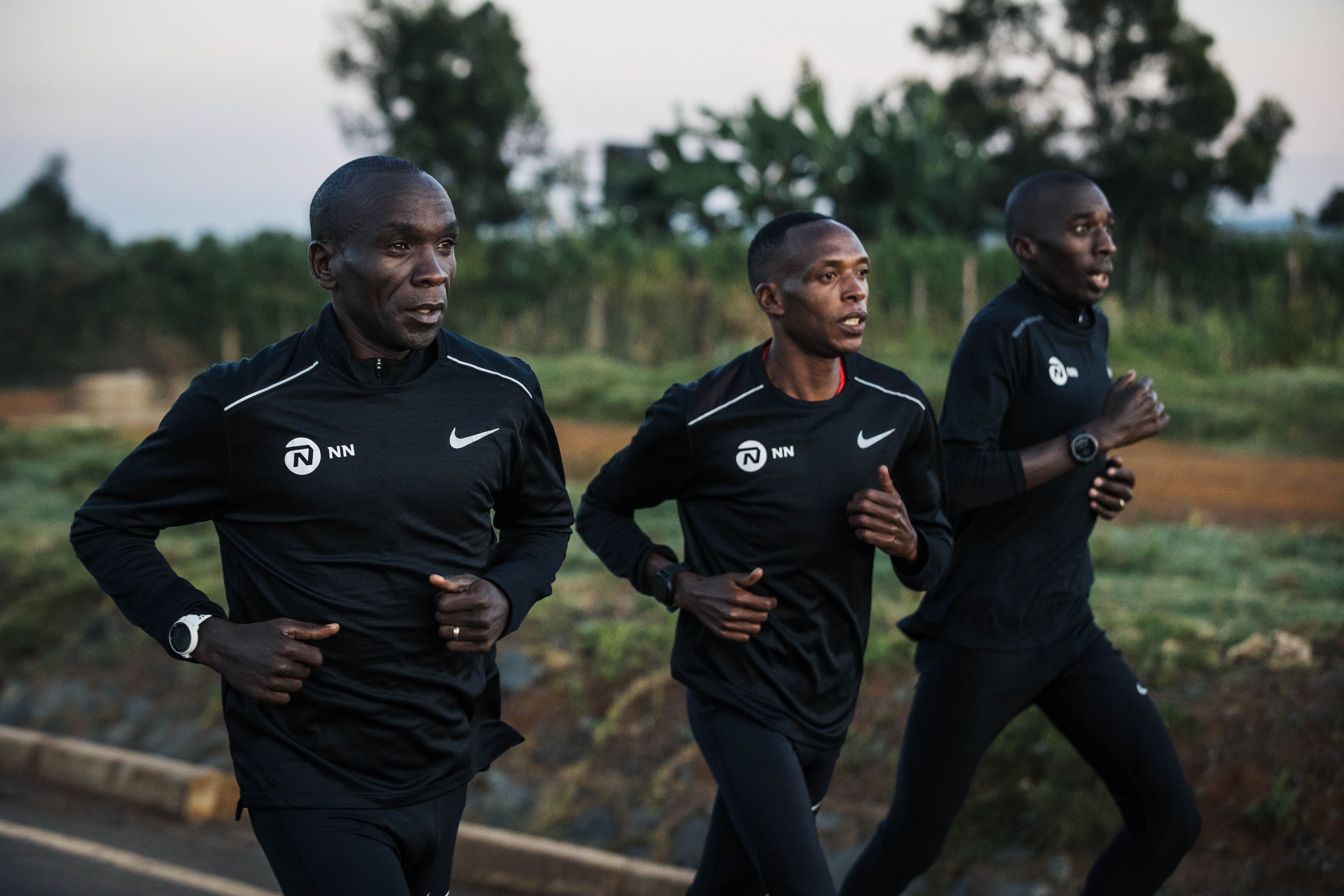 Eliud Kipchoge sử dụng đồng hồ Coros pace 2