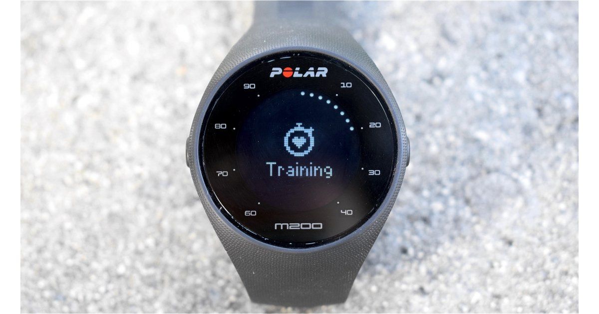 Đồng hồ chạy bộ Polar M200 GPS