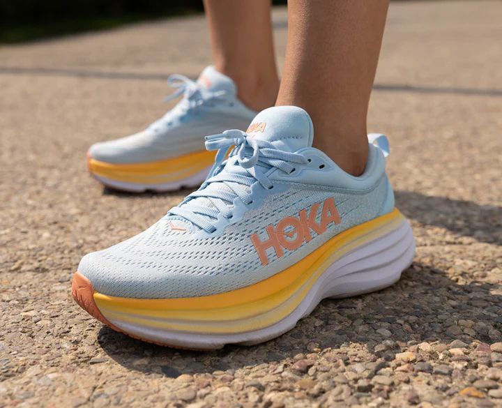 Review giày chạy bộ Hoka bondi 8