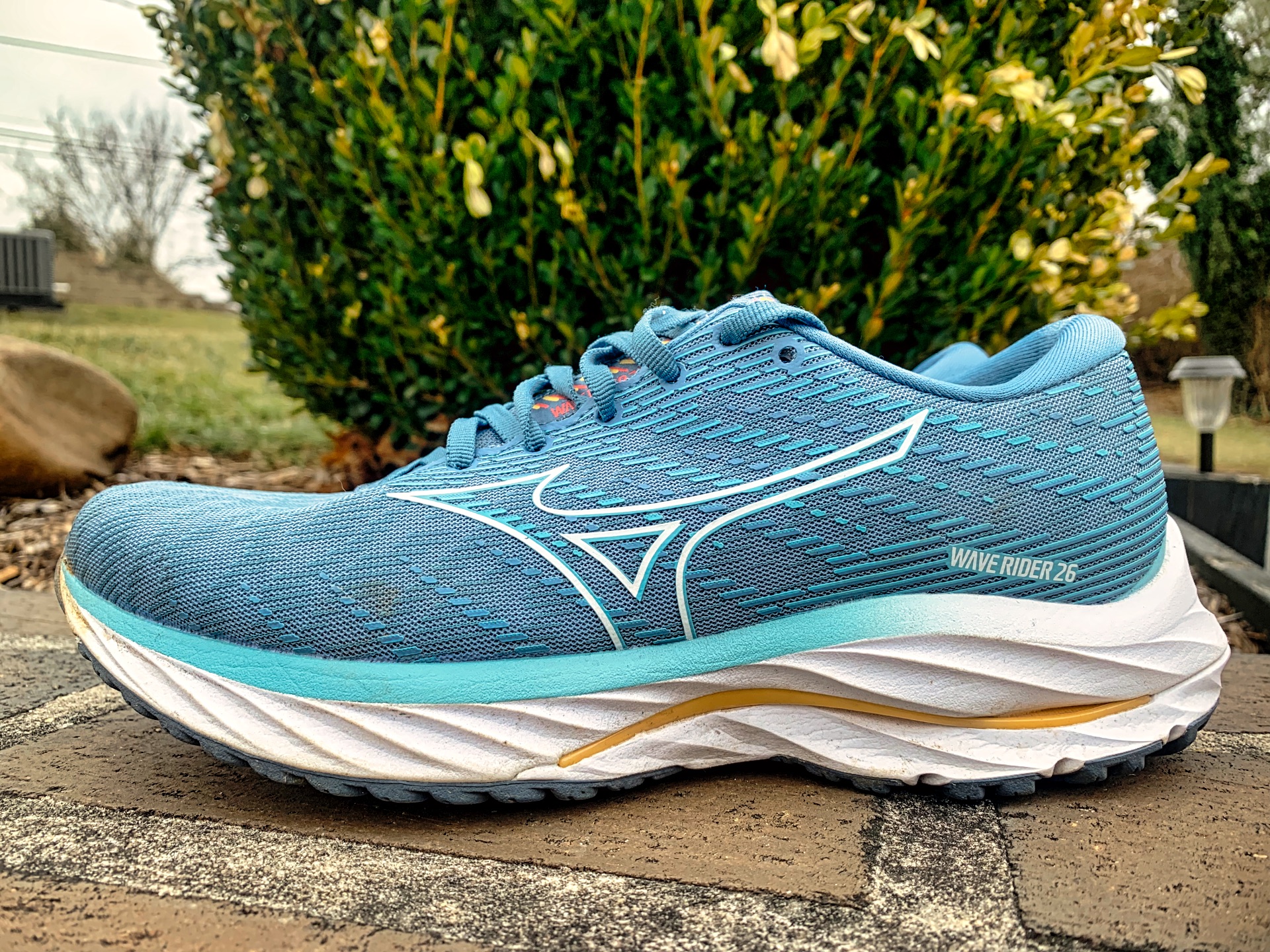 giày chạy bộ Mizuno Wave Rider 26