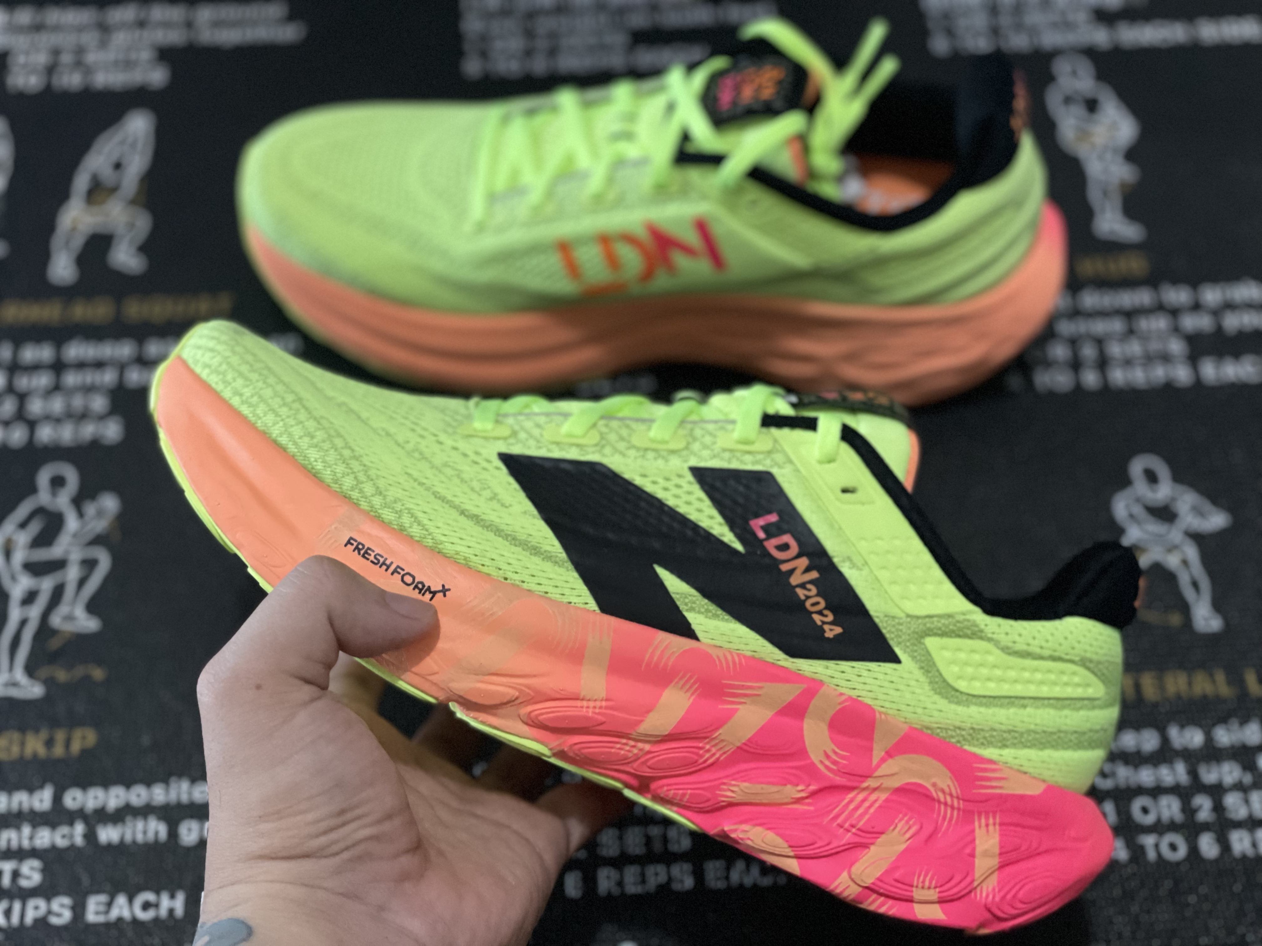 Giày chạy bộ New Balance Fresh Foam X 1080 v13 London Edition