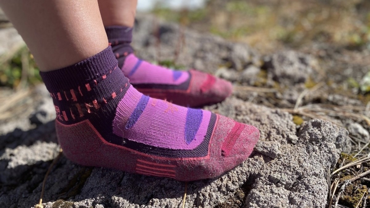 Tất chạy Trail Balega Blister Resist Quarter Running Socks