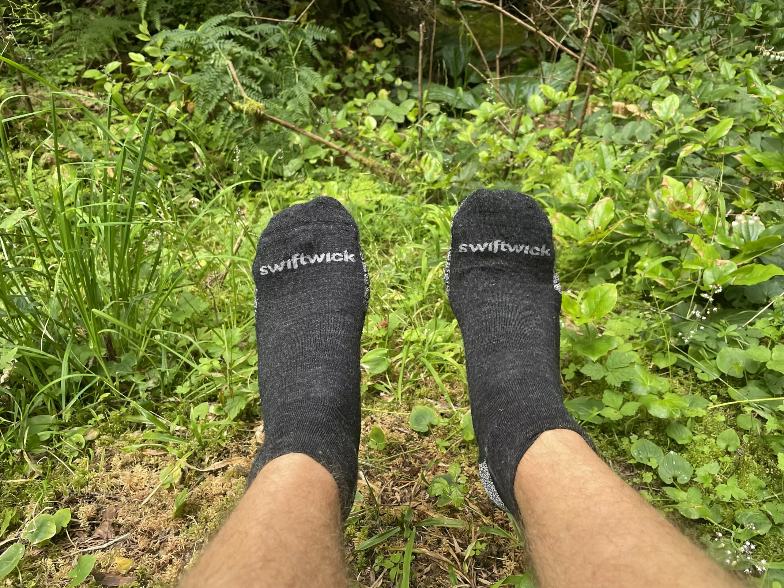 Tất chạy Trail Swiftwick Flite XT Trail Zero Tab