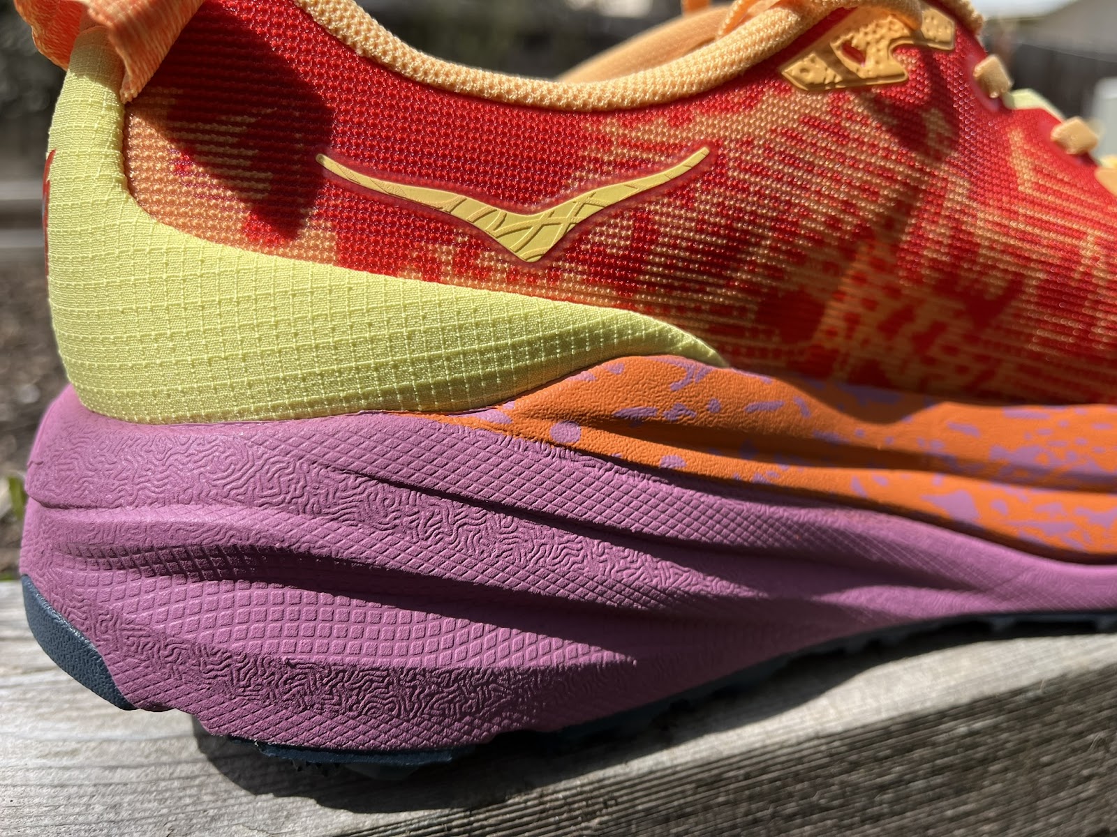 Phần đế giữa của Hoka Speedgoat 6