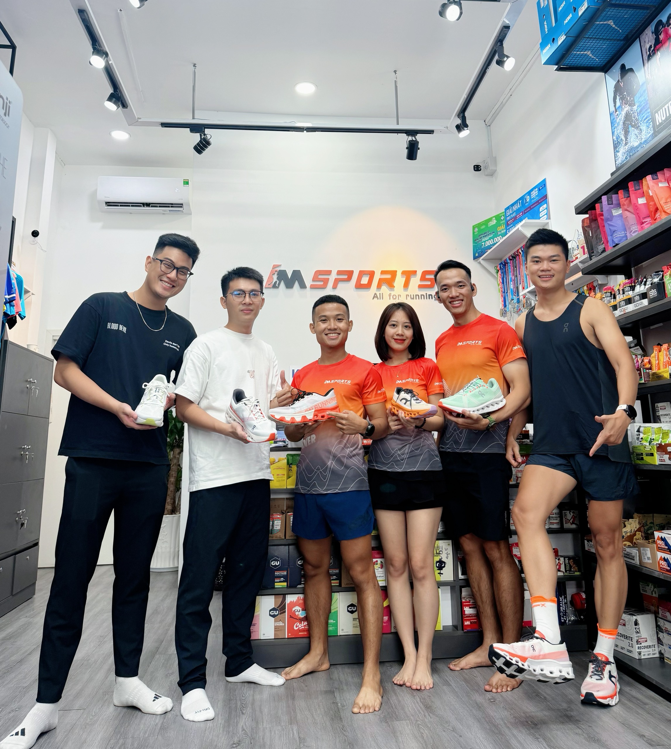 Đại diện On Running ghé thăm IMSports