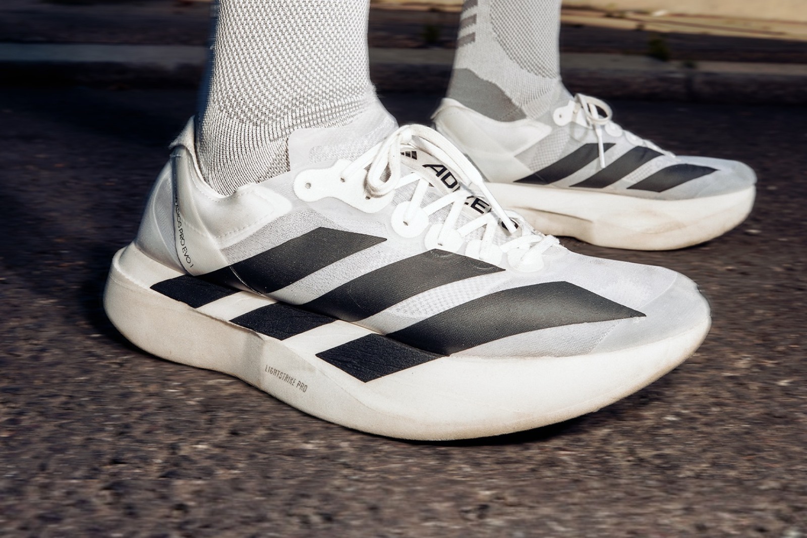 Giày chạy bộ Adidas Adizero Adios Pro Evo 1