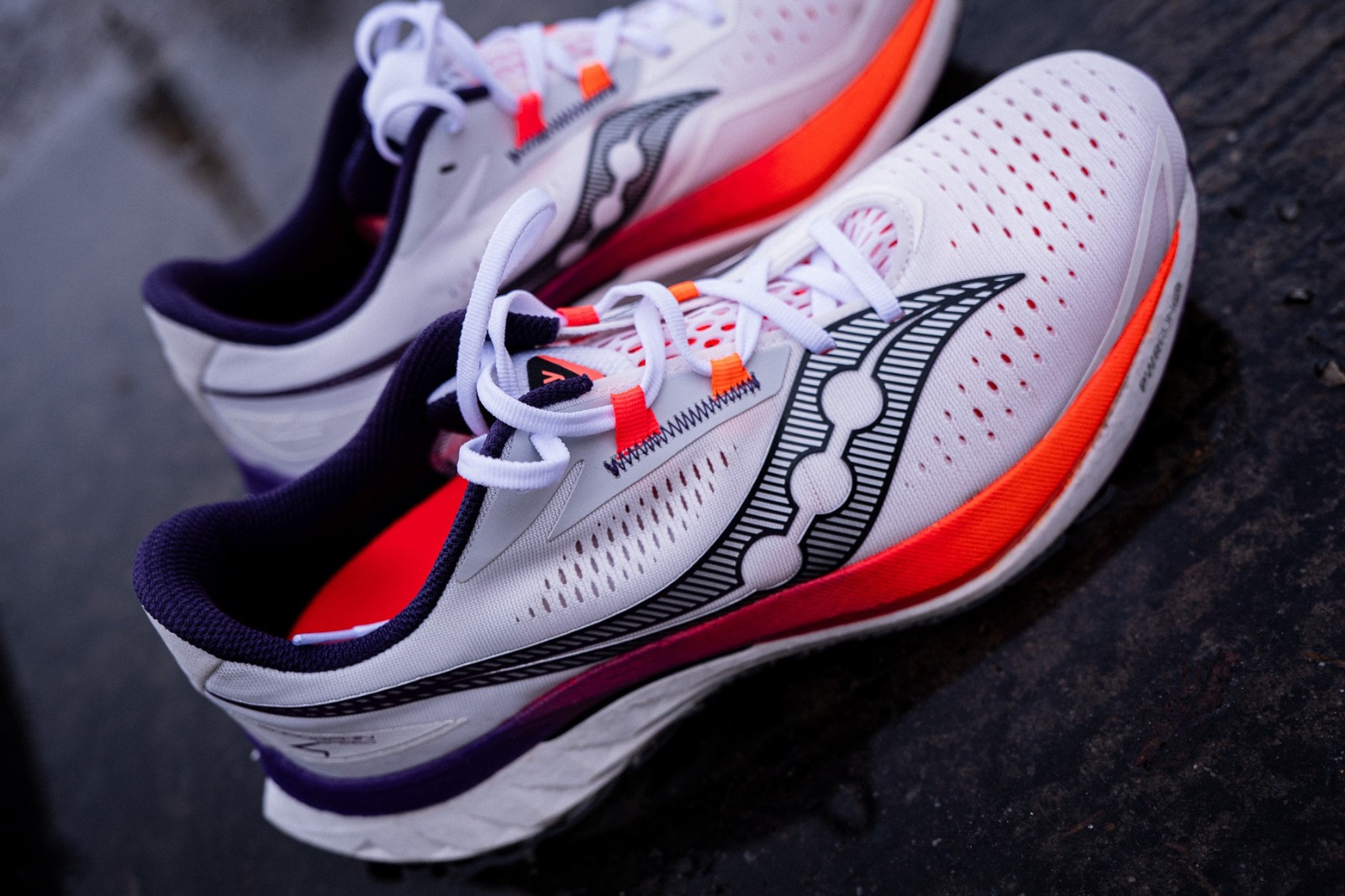 Giày chạy bộ Saucony Endorphin Speed 4