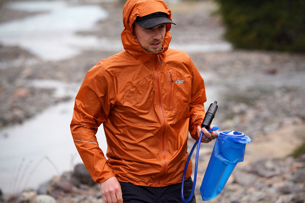 Áo khoác chạy bộ chống nước Outdoor Research Helium Rain Jacket