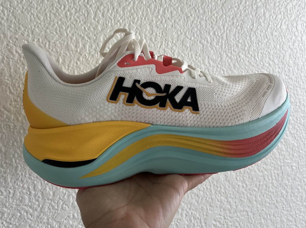 Giày chạy bộ Hoka Skyward X