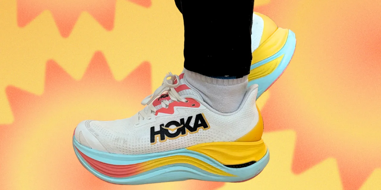 Giày chạy bộ Hoka Skyward X