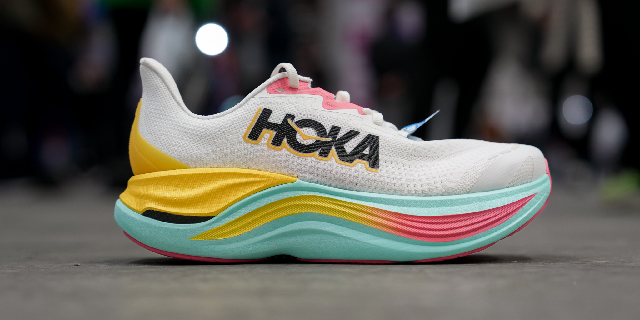 Giày chạy bộ Hoka Skyward X