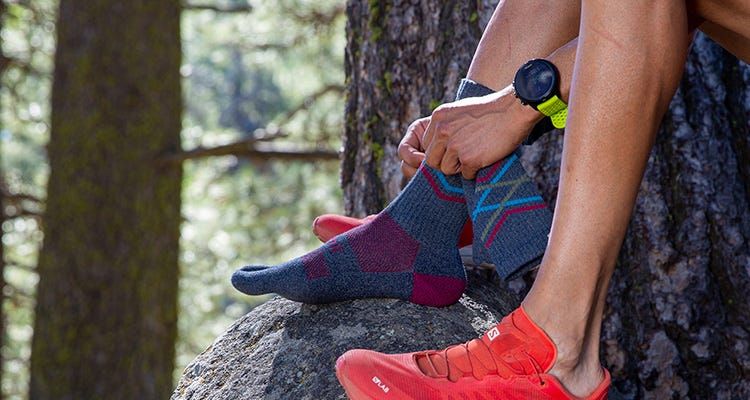 Tất xỏ ngón chạy trail Injinji Trail MidWeight Crew Peak