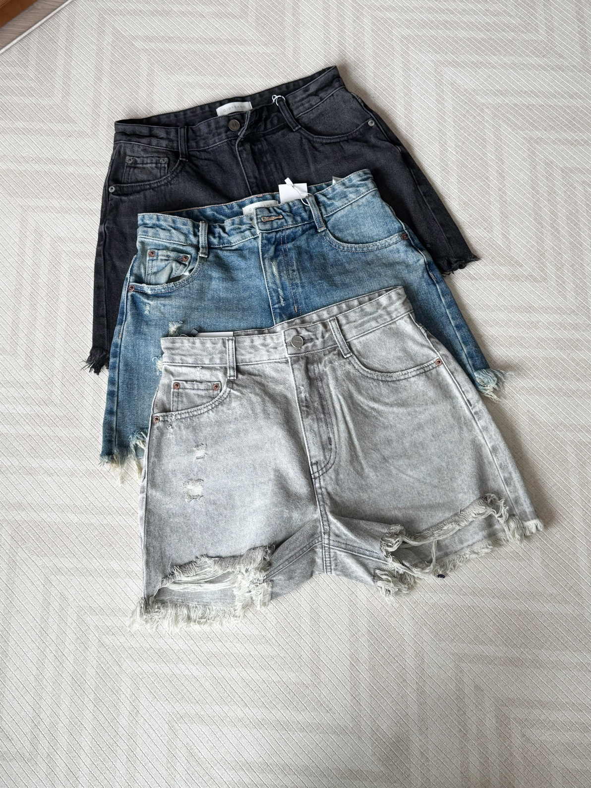 Giordano Short Hot Ripped