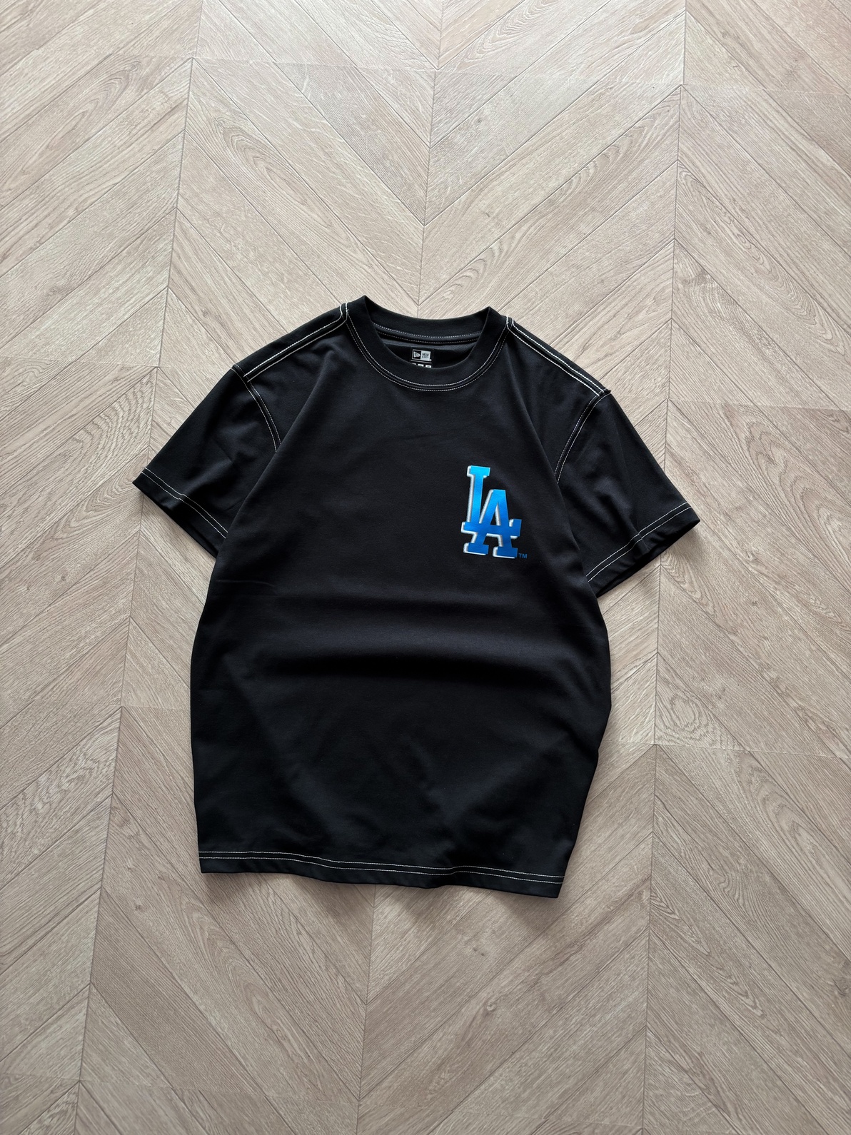 NE Tshirt LA Outline 3D