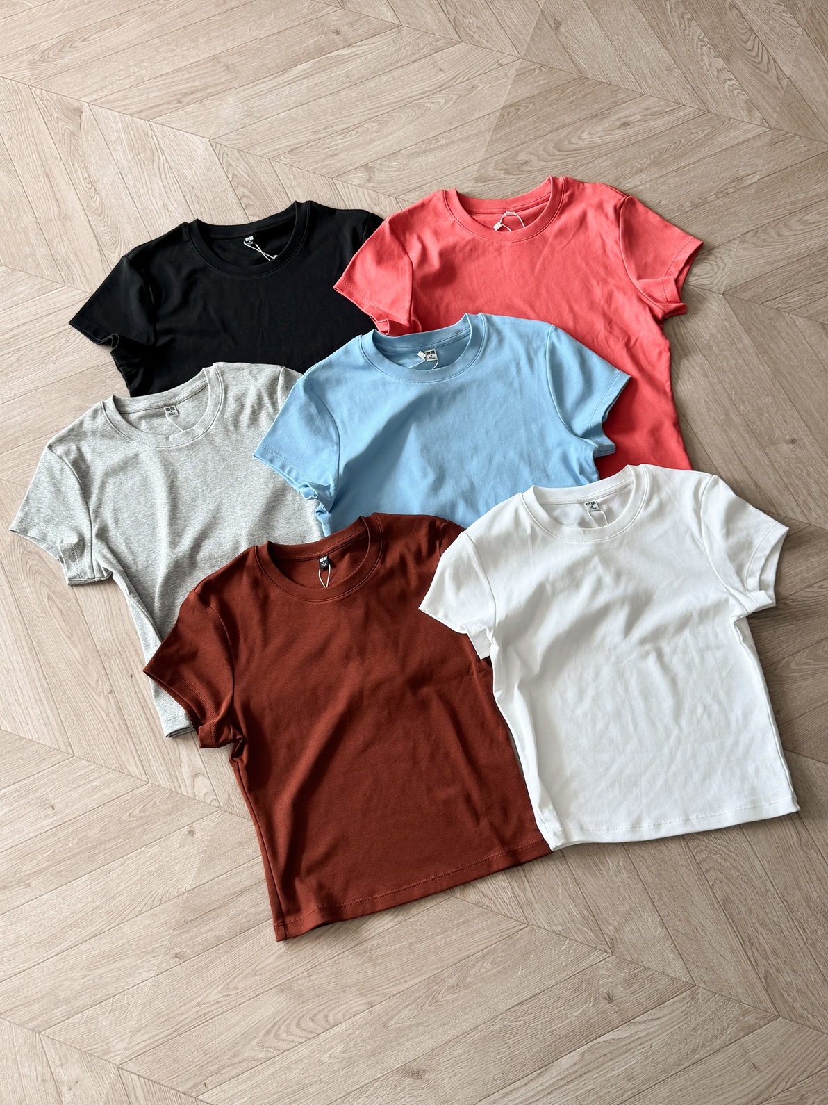Uniqlo Tshirt Mini
