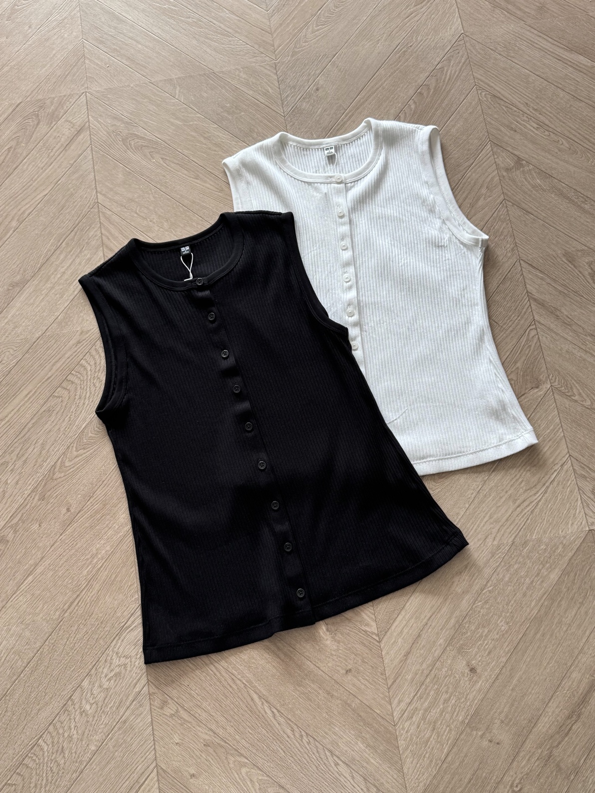 Uniqlo Tshirt Sleeveless