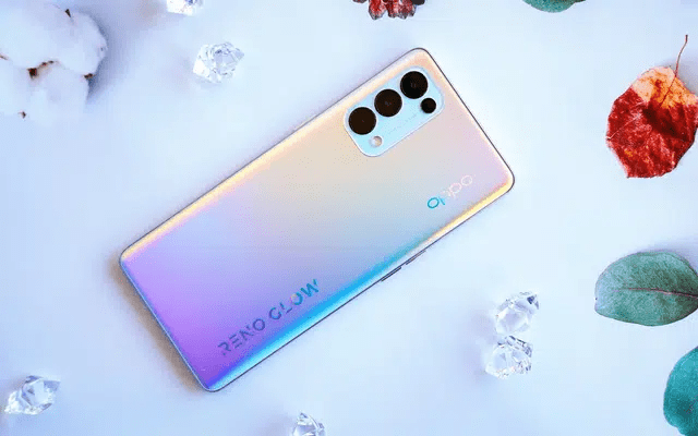 Smartphone OPPO đang giảm giá sốc, mua về chơi Tết đảm bảo rất hời