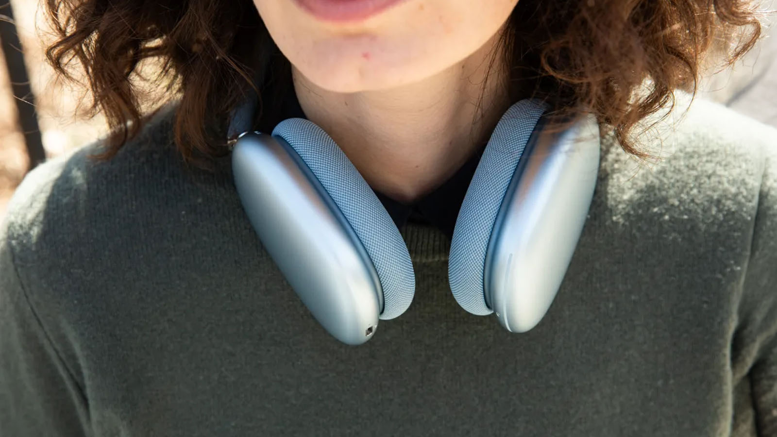 Đánh giá sớm về AirPods Max 2: Giá vẫn đắt mà thiết kế không đổi, vậy có gì khác so với đời đầu?