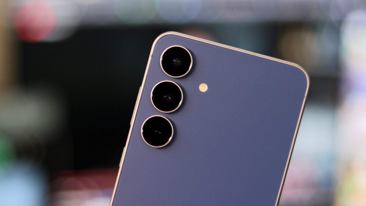 Galaxy S26 FE lộ cấu hình camera: Vẫn là cụm 50MP quen thuộc, chờ AI 