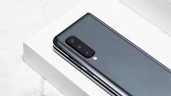 SAMSUNG GALAXY FOLD - Chiếc smartphone của sự khác biệt