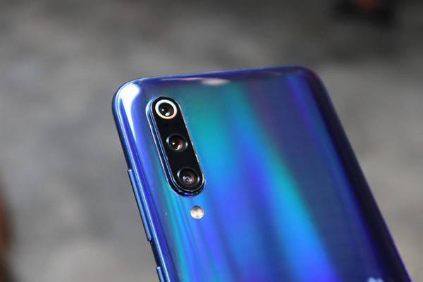 So sánh điện thoại Xiaomi Mi 8 và Xiaomi Mi 9 : Sự khác biệt lớn nhất nằm ở camera