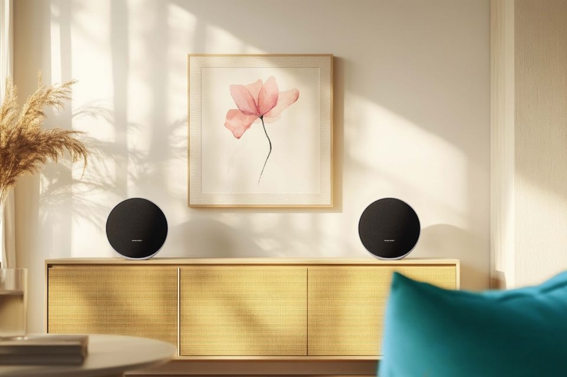 Loa-Bluetooth-Harman-Kardon-Onyx-Studio-9-6.jpg?v=1772599865