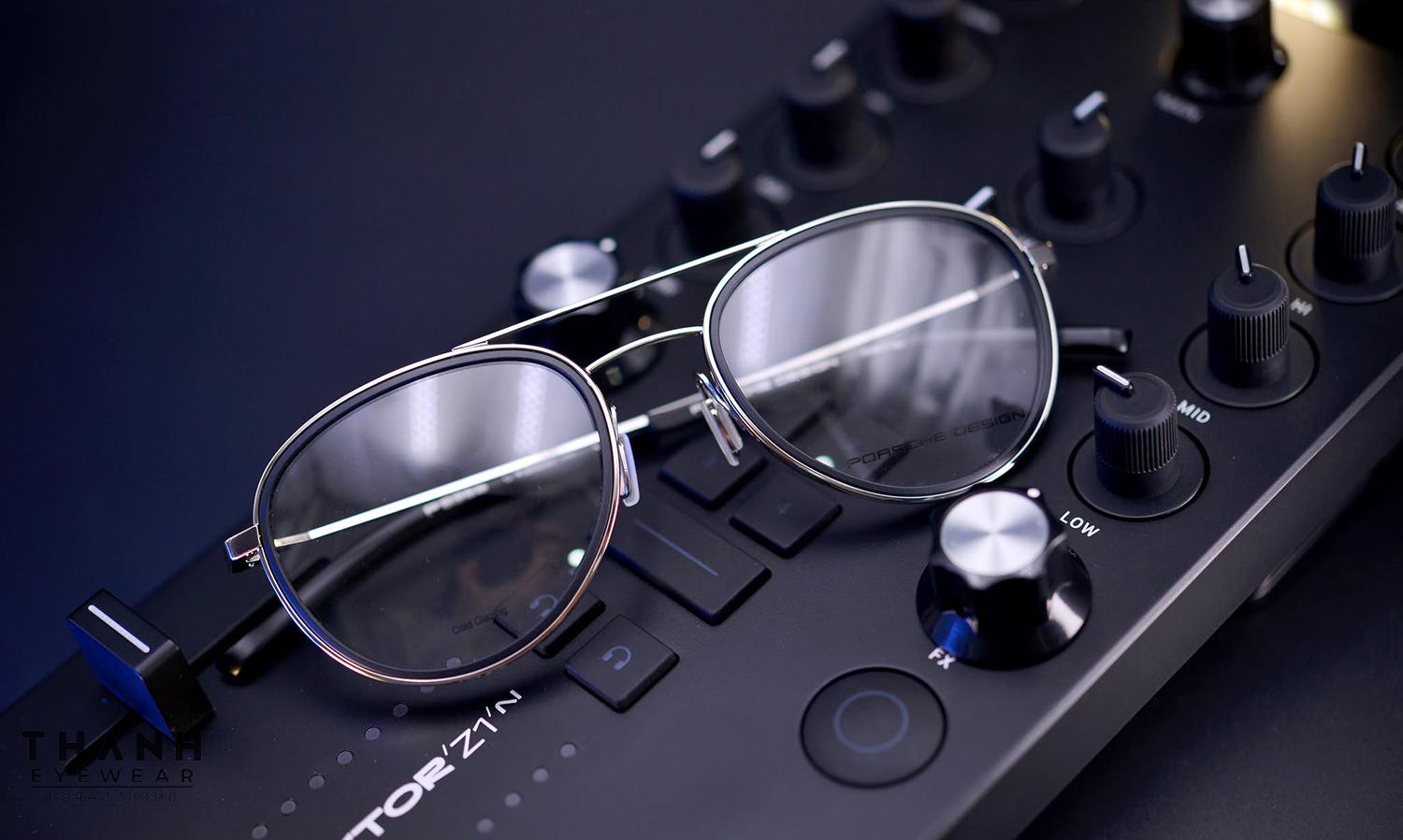 Gọng kính Porsche P8366C Black Silver