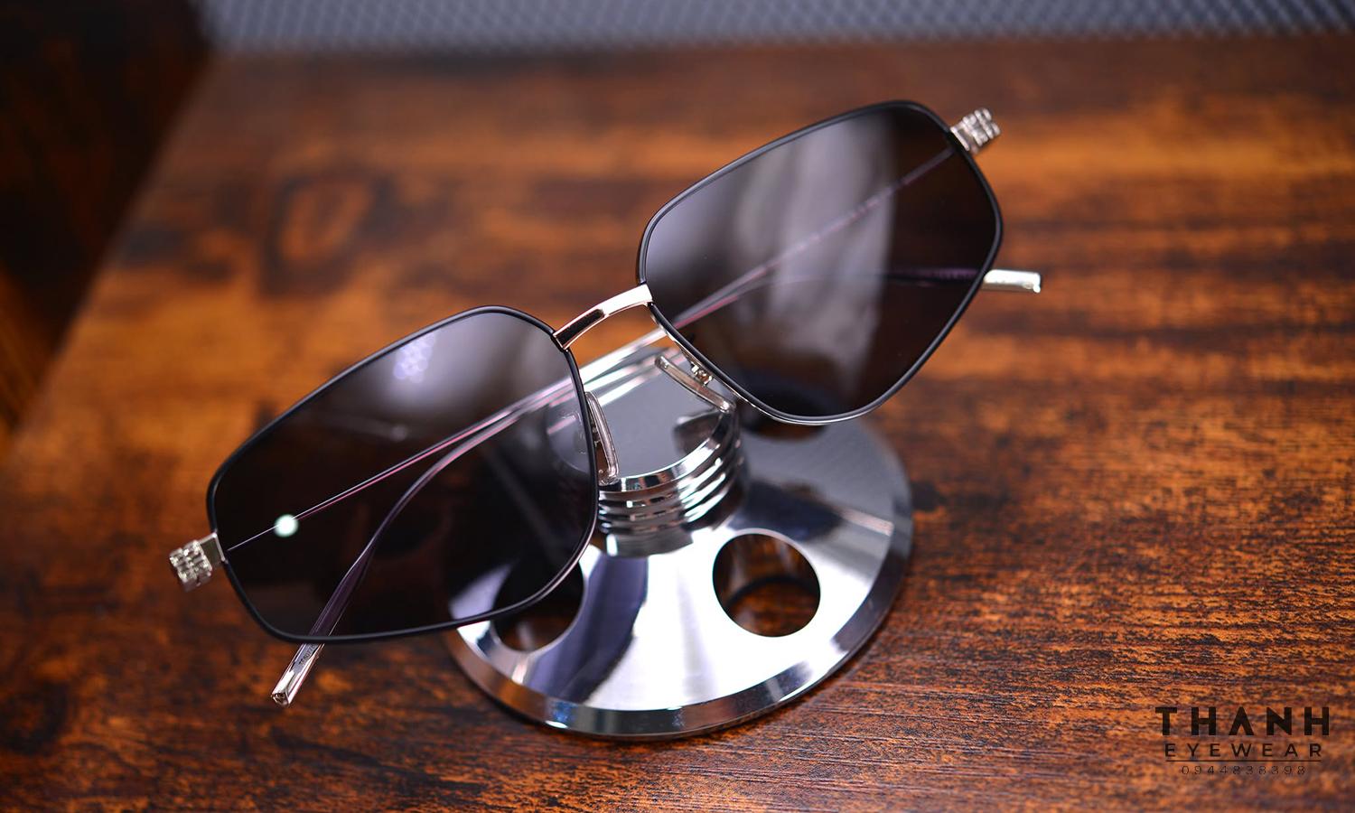 Kính râm Givenchy GV40046U 16A Shiny Palladium/Grey